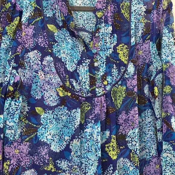 Susan Graver Style size L semi sheer blue floral pin tuck long sleeve button top - Picture 2 of 7